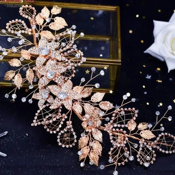 Beautiful Headdress and Matching Necklace & Earrings also a matching Bridal Sash - Picture 2 of 7